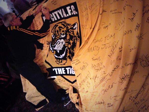 HullCityST's tweet image. Hundreds of new signatures on the #NoToHullTigers #bigflag today - thanks to everyone who came to the Tigers Lair