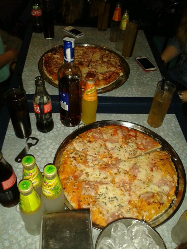 Laury1707's tweet photo. Como nos vamos a poner jejeje para empezar la noche :) http://t.co/dTykW8sUVo