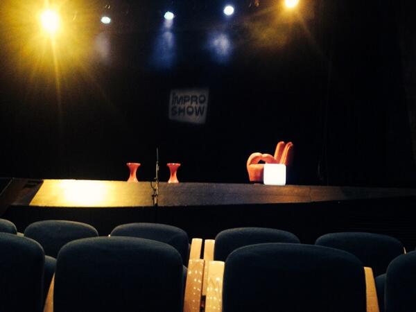 RobertoVerdoy's tweet photo. Que empiece el espectáculo #improshow #teatreneu http://t.co/RZNsT2GYPk