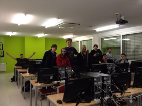 Entropy_studios's tweet image. Hoy ha sido un día duro para @Entropy_studios , ¡¡Pero estamos deseando de que sea mañana para volver al trabajo!!