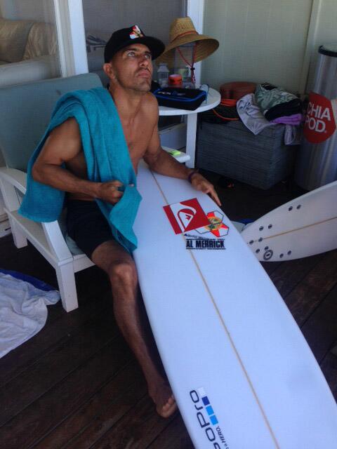 Quiksilver's tweet photo. .@kellyslater stickering up a freshie #OnlyKellyCan @sleds http://t.co/dHIjq8Qdvs