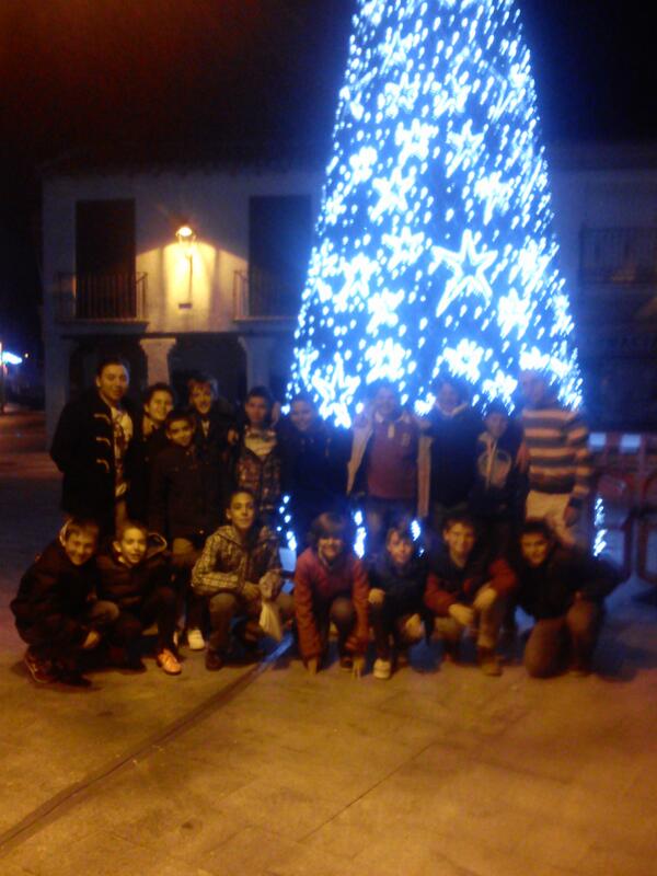 10Javiermolina's tweet photo. Foto de familia Muy feliz estos niños son unos maquinas http://t.co/Aw72sXGRWd