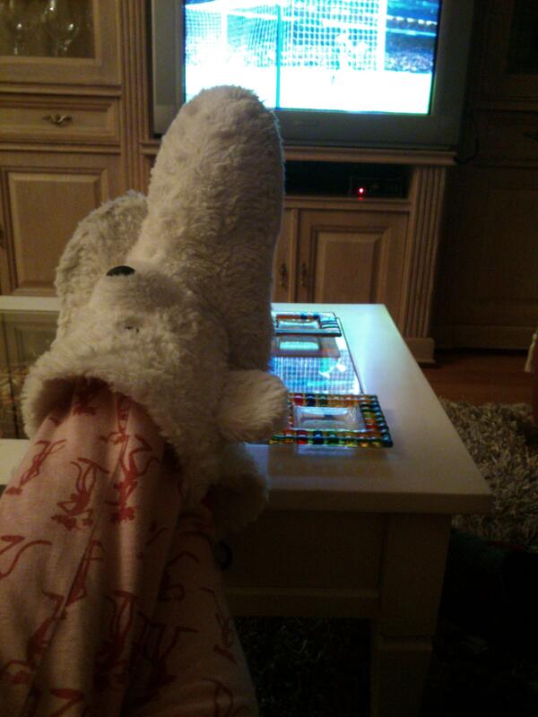 AndreaMC4's tweet photo. @carlovt94 toma love de mi pa ti mejor tarde que nunca http://t.co/zdL9heunpj