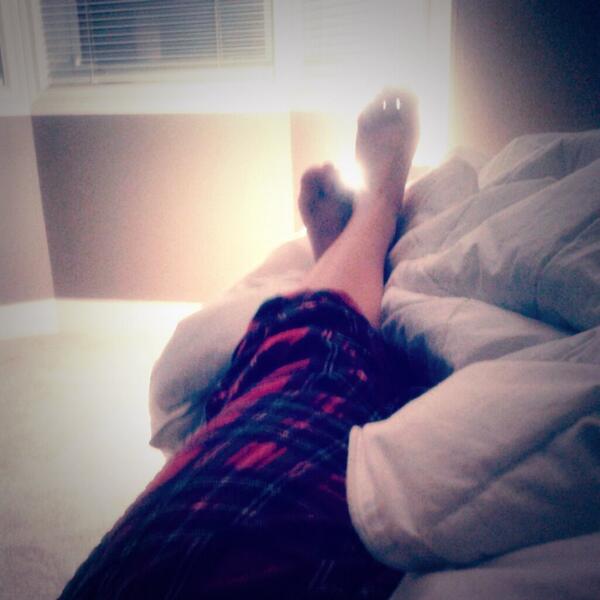 t22q's tweet photo. #cosy #saturdaynightin http://t.co/49E8s3u6QJ