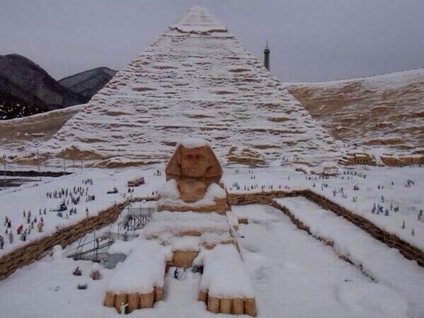 Vagellie's tweet photo. Egypt is wet and so am I http://t.co/DnADL9uZDo