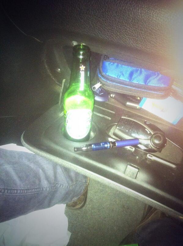_franchu_'s tweet photo. Descripción de pobreza con @silvia_tonda 🍺🍺🍺 http://t.co/daGFV40IRN
