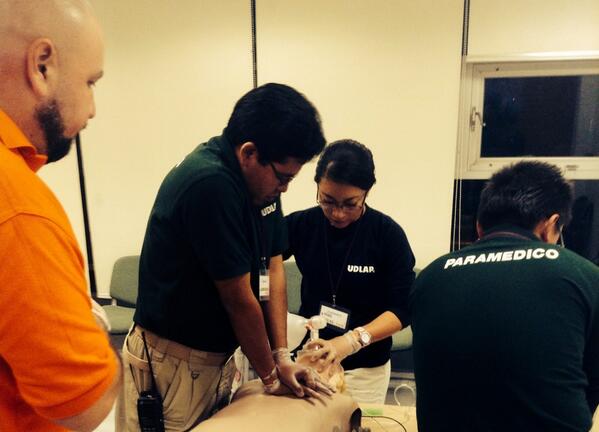 rcpmexico's tweet photo. #RCP de alta calidad en curso #ACLS con personal médico y paramédico de la @udlap http://t.co/5ZusY5dNAb