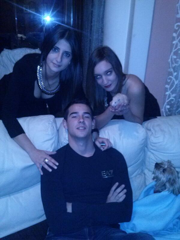 soniacatalan14's tweet photo. discomovil en casa lorena xD @loreaalbers @judithlln @Joserratg http://t.co/9DcZMhdK7S