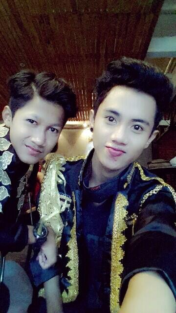 Powerbang_DC's tweet photo. (Pic) selca baby panda (seungri) n papih taeyang @ ygpamgaht  .... cute? Cool? Or sweet? Wkwk -m http://t.co/fKyEi03Hk5