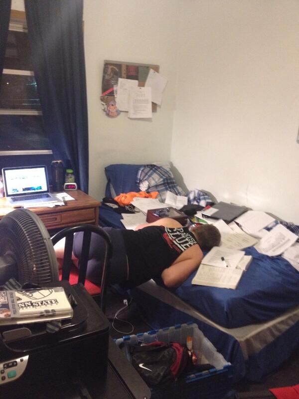 dbake522's tweet image. Yep, @alexbevak definitely fuckin snapped #pantless #windowopen #whatsburninginhere