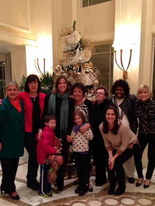 MamaPhelpsH20's tweet photo. Celebrating the holiday with @HilaryPhelps @WhitneyPhelpsFl @boshmd, family and friends. #love #Christmas http://t.co/2NQowCDDqU