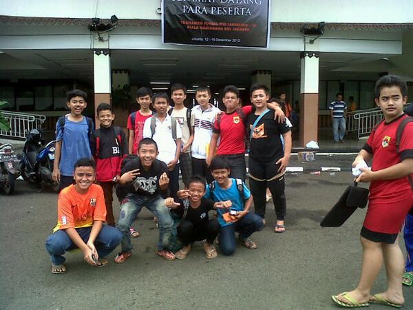 Ssbpersijal's tweet photo. Semangattttttttt"@IndriBenzz: Tim U-14 @Ssbpersijal http://t.co/S1qcGgwHyg"