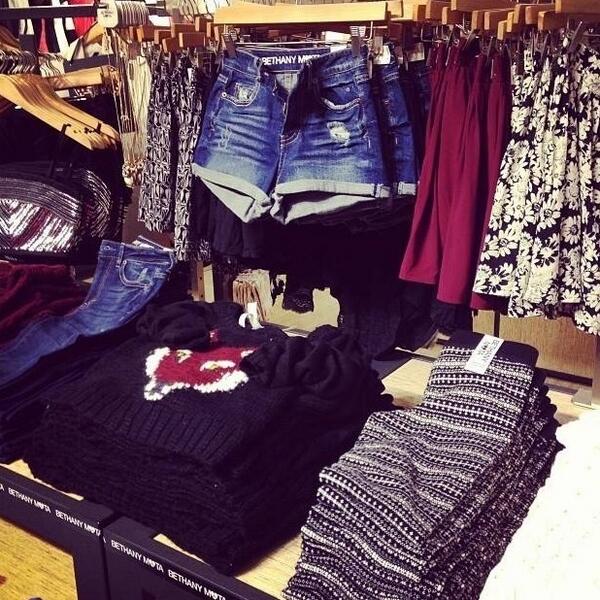 Aero_Deals's tweet image. Take $10 Off $50 at #Aeropostale Stores!
#bathanymota #foxsweater #dress #skirts #leggings   bit.ly/1j8g8eR
