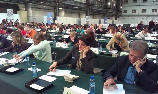 la_marato's tweet image. Línies obertes per recollir solidaritat! Comença La Marató 2013! #nodegenera