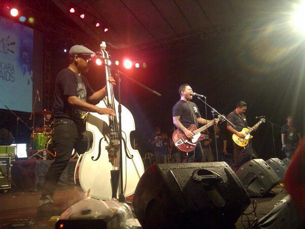 mrekAlah yg bsa bwt para los sinatara METEKAP td mlm d lap astinaubud RT <a href="/SUISIN_OFFICIAL/">Suicidal Sinatra</a> <a href="/leo_sinatra/">Leo Sinatra</a> <a href="/GedeStrummer/">GedeStrummer</a>