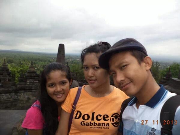 AnggunAfrida's tweet photo. @ Borobudur http://t.co/6ZS7QQrCh2