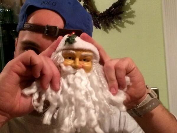 HahnZilla88's tweet photo. Santa Picture http://t.co/ghJfMNWRFz