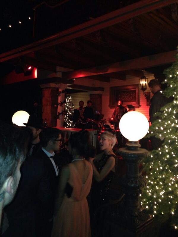 Rock_Mafia's tweet photo. OUT !!!! Happy birthday @VanessaHudgens !wit ! @davidcorrey @YLAMusic http://t.co/kGZpMIEa2o