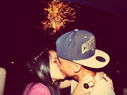 MsjsAmor's tweet photo. Tú.
Yo.
Fin de año.
Nos besamos.
Piénsalo. http://t.co/qvV0rX6QHn