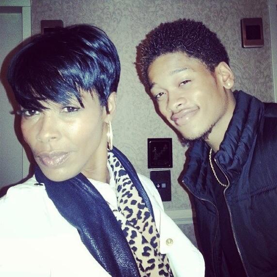 JohnsonDevyoo's tweet photo. My love of life, mother ❤️😘 http://t.co/wpOquZb8Y0
