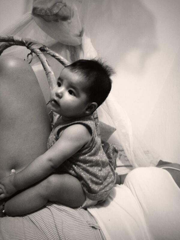 mampy890308's tweet photo. Mi princesa de 4 meses, te amo mi reina http://t.co/6kPomDibWy