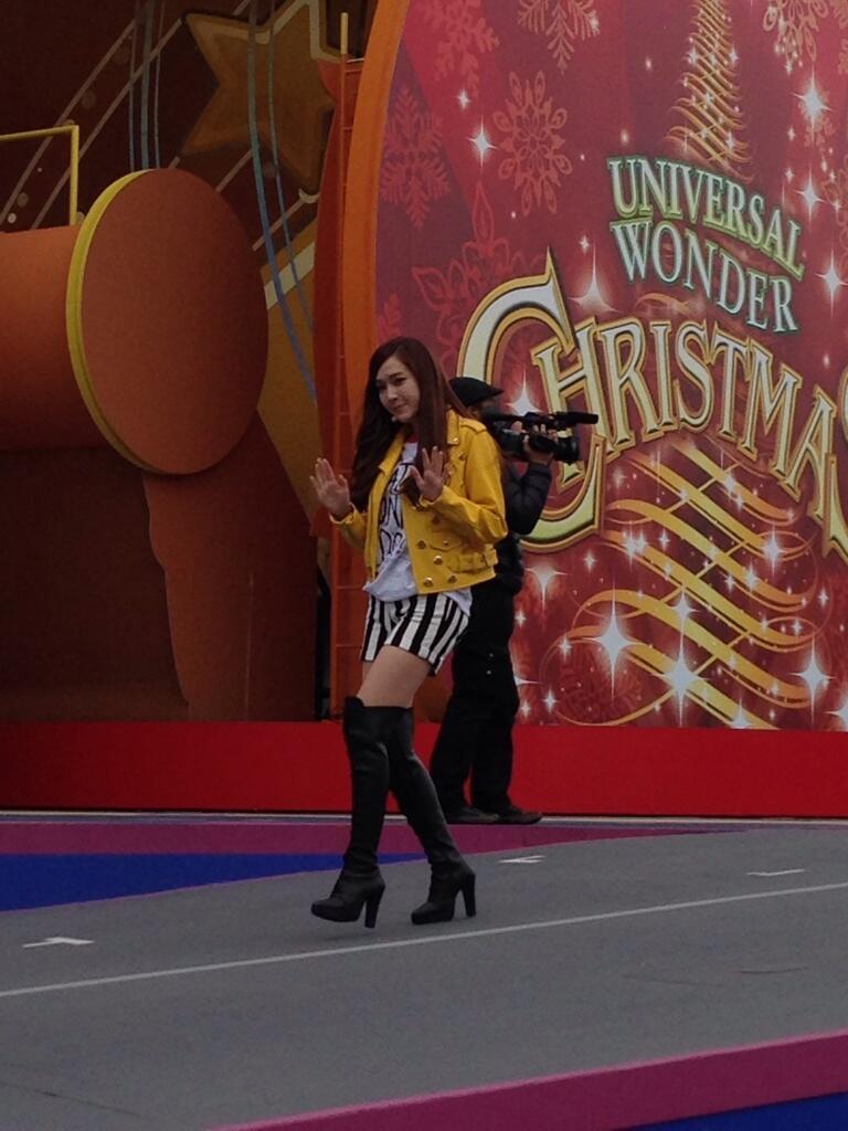[PIC][15-12-2013]SNSD tham dự "SMTOWN V-theater Released event in USJ" vào trưa nay Bbhzdv7CEAAeNi3