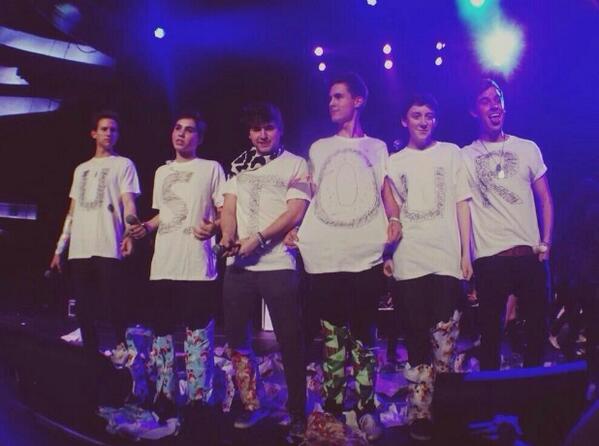 O2L_Fans's tweet image. I never knew 6 guys could change my life. But when we grow up and them too they wont make anymore videos. Cherish !