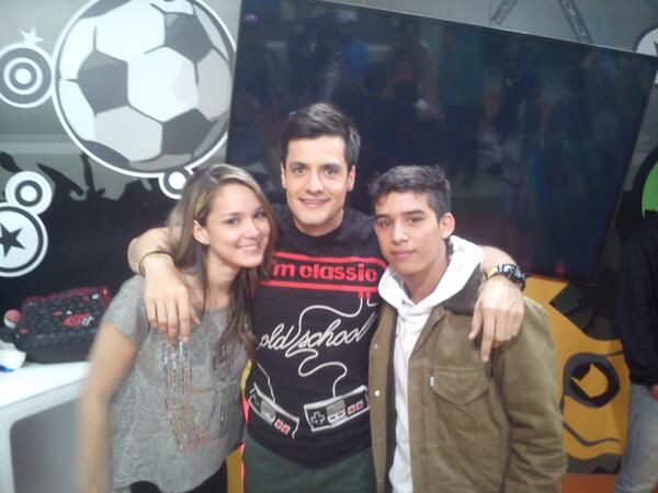 niko9616's tweet photo. @CampeonesWin hoy en campeones con estos locos lo hacen reír a cualquiera http://t.co/6MJuWPLgU3