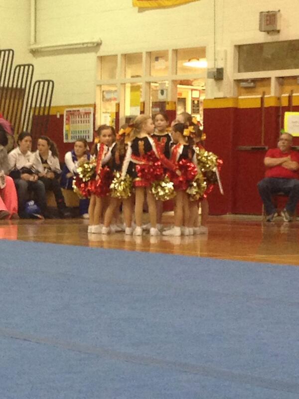 HaverfordHeat's tweet photo. HEAT PEEWEES ABOUT TO LIGHT UP THE MAT #gopeewees #goheat http://t.co/aKgN7GuFvZ