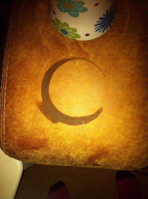 Jusssssss_'s tweet image. ...This is why coasters are a necessity! #newsofas #notcool