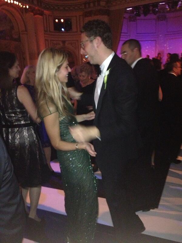 hollehox's tweet photo. Dancing dweebs at the plaza #weddingseason #dancestars #theplaza http://t.co/zdsB2DXbNl