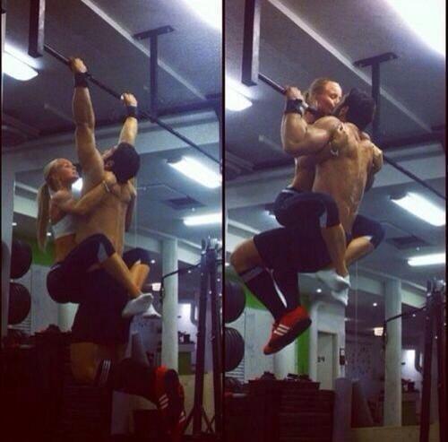 HealthFitty's tweet image. I want a relationship like this #gymlife😍