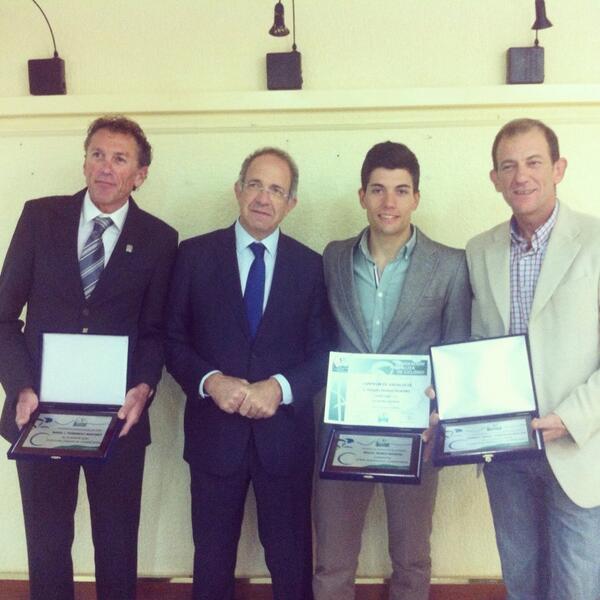 miguelmm_1992's tweet photo. Premios 2013:Campeón Andalucia CRI, campeón copa de Andalucia, 3 ranking andaluz, campeones de andalucia por equipos http://t.co/jAknt34aBZ