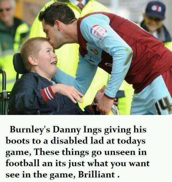FootballFunnys's tweet photo. This is just brilliant. http://t.co/YCZ9dyZvpv