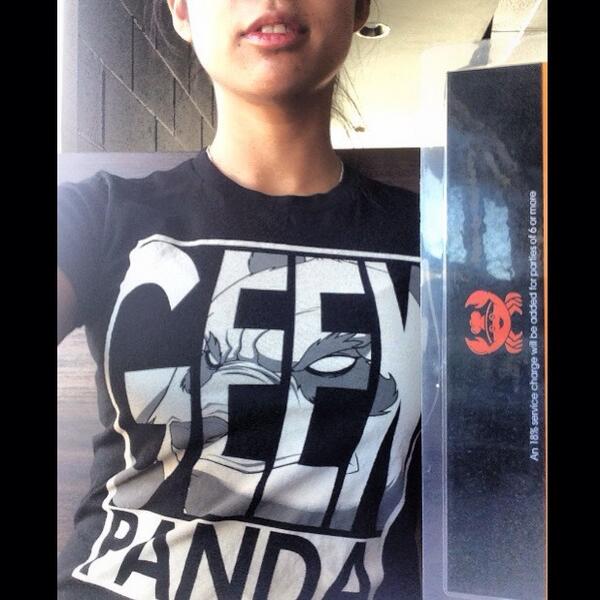 ronarullamas's tweet image. Reppin' that @geekpandaapparel right now. #photooftheday #sunday #geekpanda #kickinkasian