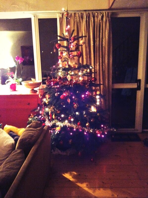 95jacobpl's tweet photo. the tree of christmas http://t.co/FYTvcGa9Dm
