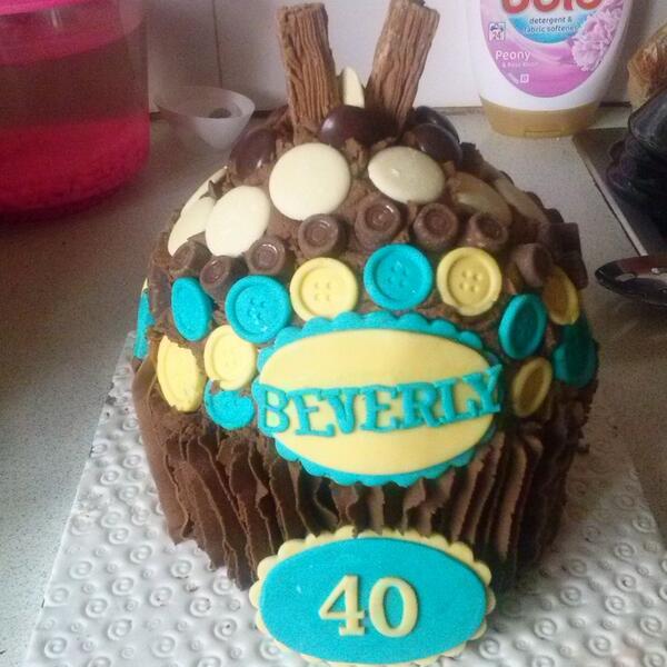 Rockchik1973's tweet image. 40th Birthday cake, #missinganE was yummy tho. Xxx