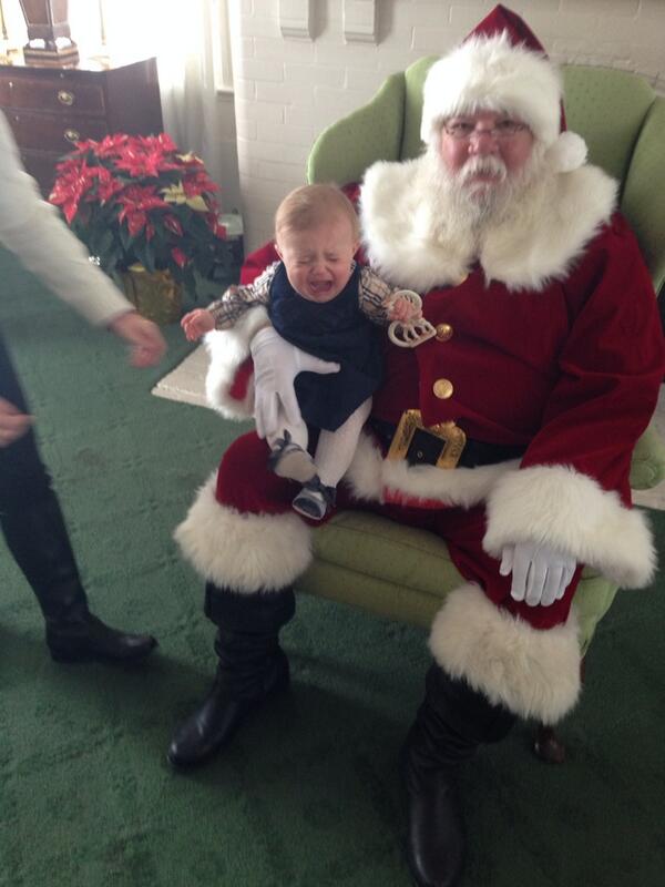 DOMINOSMASTER's tweet photo. Mo mo and Santa http://t.co/VtWMiDeqwX