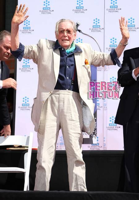 PerezHilton's tweet photo. :-(   Legendary Actor #PeterOToole Has Passed Away At 81-Years-Old http://t.co/g2v9eiH5OF http://t.co/kEPjgRteYk