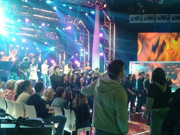 la_marato's tweet photo. Pell de gallina amb "La força de la vida" dels solistes de @happyTV3 i el Cor Conservatori del Liceu #LaMaratóTV3 http://t.co/qkxUGOpDr9