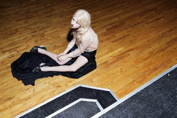 alliharvard's tweet image. a new editorial is up on fashiongonerogue.com/allison-harvar… 🏰