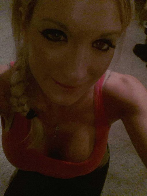 Photo: Me, myself and I #selfie http://t.co/zgnIIumIs2<a href="/tag/selfie"class="tags">#selfie</a>