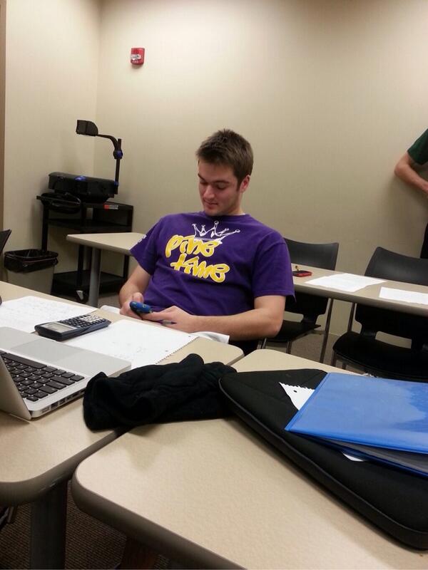 DatKohawkGotcha's tweet image. Study break?