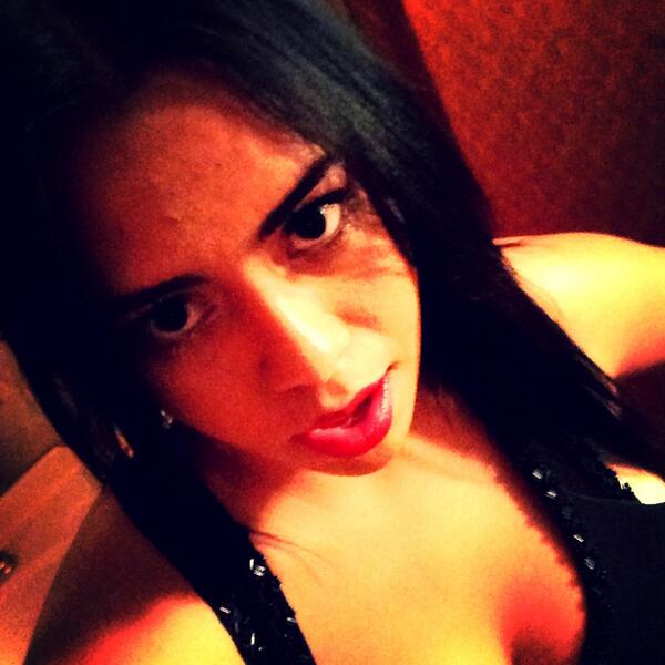 rosanavaro's tweet photo. #Aviary http://t.co/ZwFakUgq1v