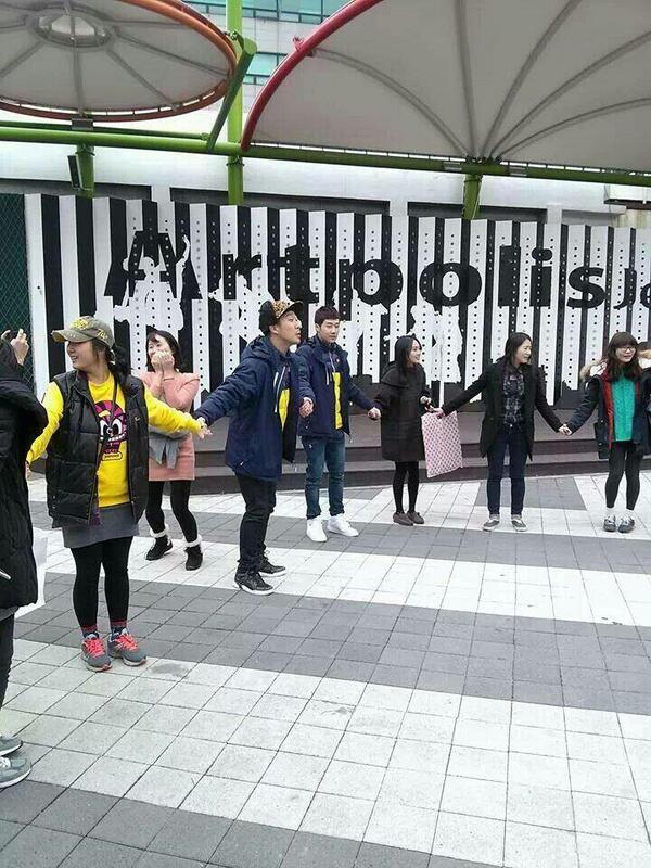 infinite7_time's tweet photo. 131216 SungGyu is filming Running Man! (cr: namchingyu via lyeolnam) http://t.co/gDBqr0sUJv