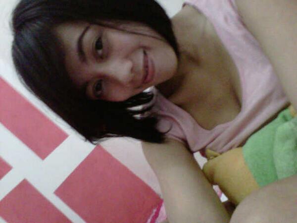 PutriYasmint's tweet photo. Rambut balluuu http://t.co/mo0imr9145