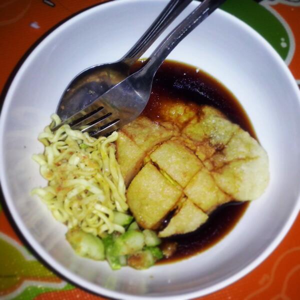 Mpek mpek Kapal Selam, asli wong kito, deket BRI yang diluar kampus. #kulinerUINBDG