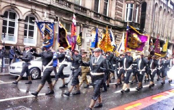 LoyalBand's tweet photo. First of all @GTFB1946 colours with the Camlachie. Round of applause guys it looked really smart http://t.co/aEcCwaAsZ3