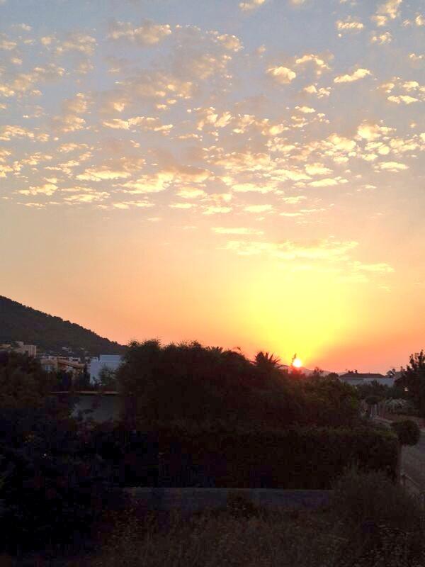 IBZLOVERESPECT's tweet photo. Good morning Eivissa :) http://t.co/MWdIEN4yWB