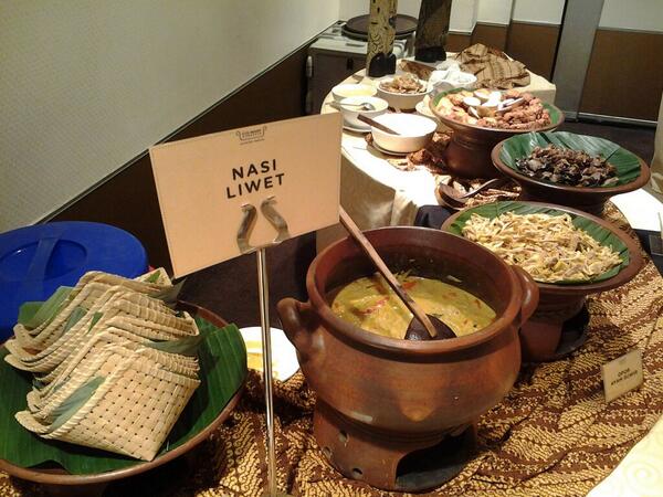 CulConCatering's tweet photo. Here are our main course today, culcon catering's nasi liwet! http://t.co/MbgA7UfoJG